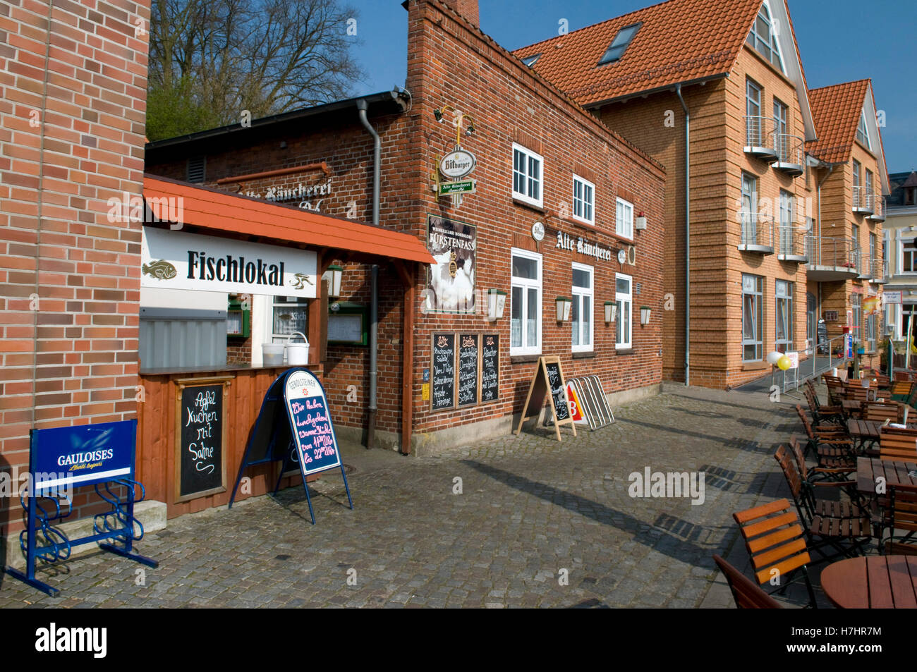 Alte Räucherei an der Uferpromenade, Kappeln, Schlei, Schleswig-Holstein  Stockfotografie - Alamy