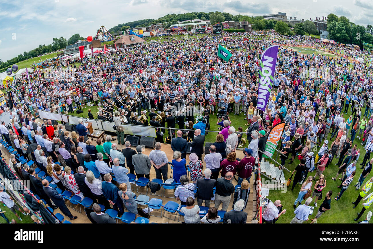 130. Durham Bergarbeiter Gala, Durham, England 2014 eine große jährliche Zusammenkunft von Gewerkschafterinnen und Gewerkschaftern am zweiten Samstag im Juli Stockfoto