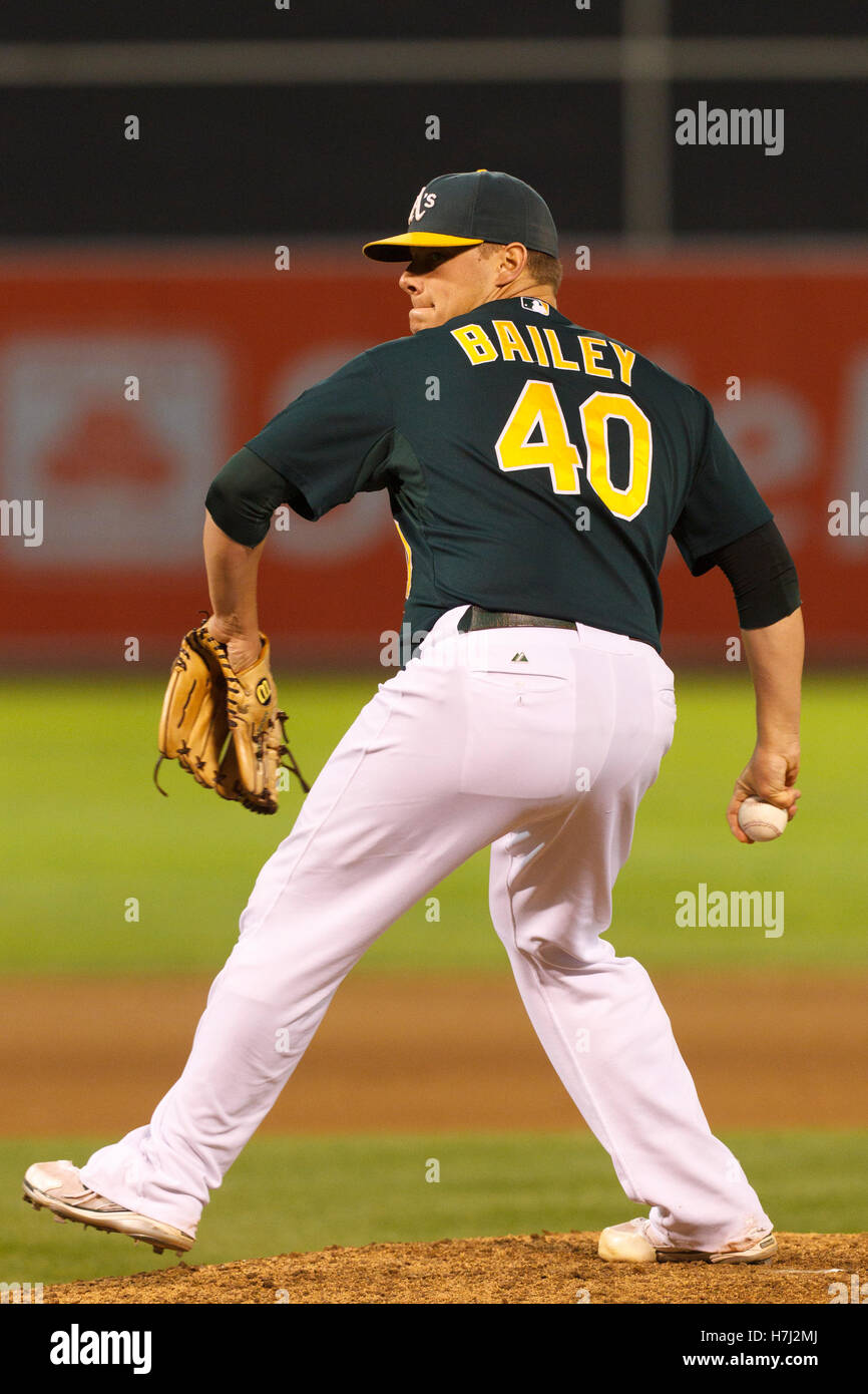 15. September 2011; Oakland, Ca, USA; Oakland Athletics Entlastung Krug Andrew Bailey (40) Plätze gegen die Detroit Tigers im neunten Inning bei o.co Kolosseum. oakland besiegt Detroit 6-1. Stockfoto