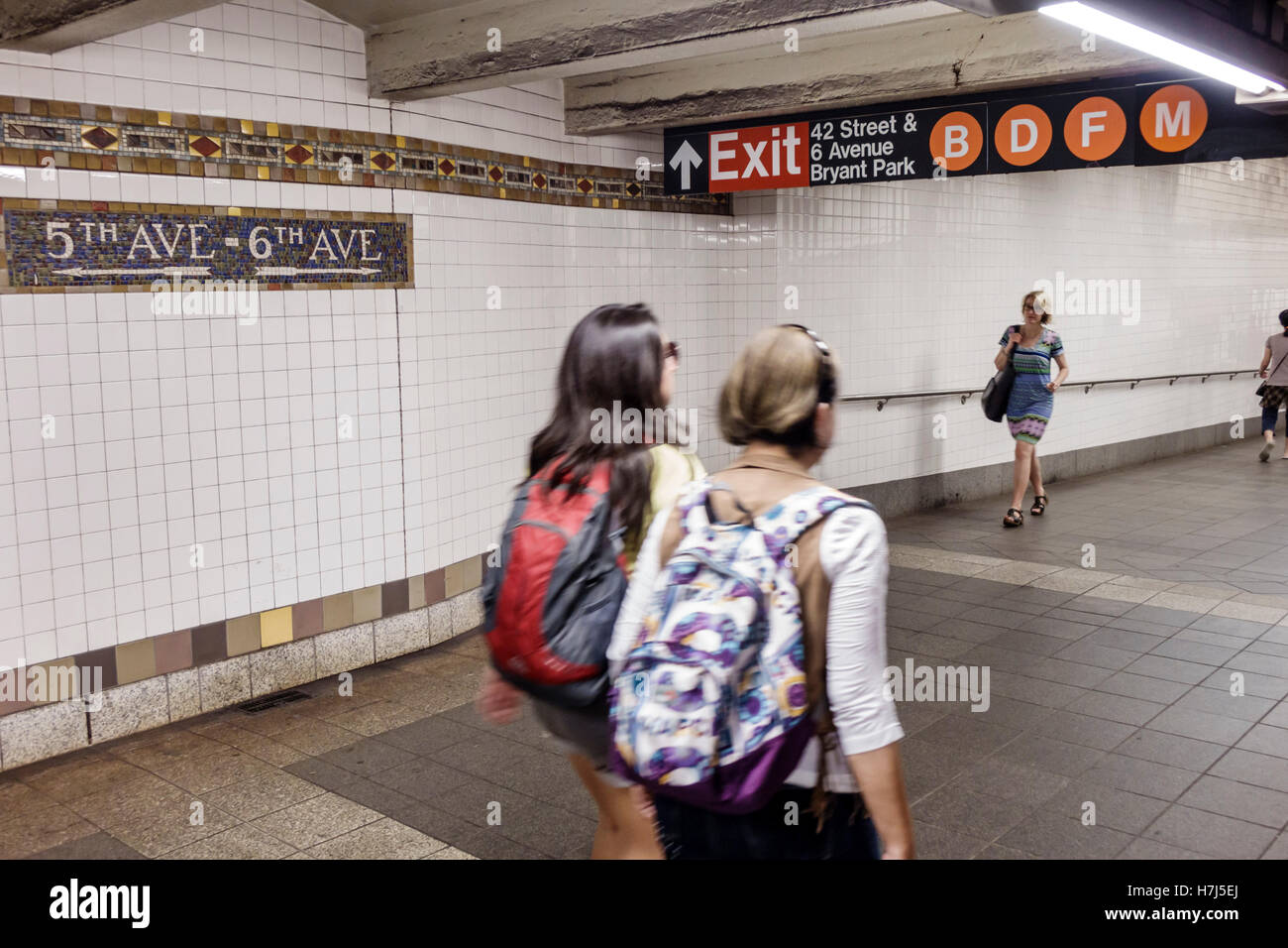 New York City, NY NYC, Manhattan, Midtown, U-Bahn, MTA, öffentliche Verkehrsmittel, 42 Street - Bryant Park, Bahnhof, Pendler, Passagiere Fahrer, vi Stockfoto