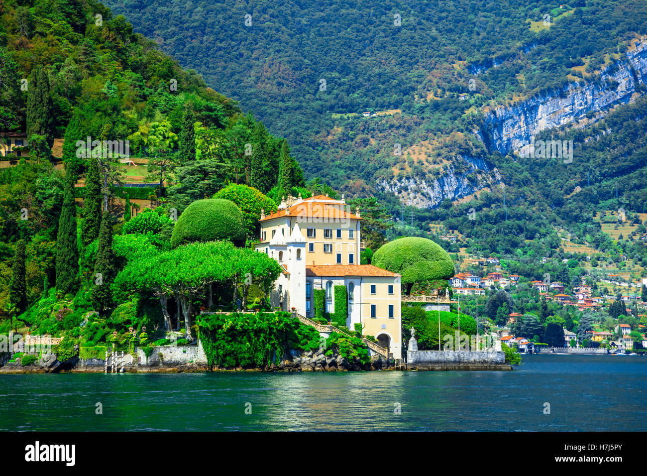Schöne Landschaft des Lago di Como und seine Villen, Balbinello, Lenno Stockfoto