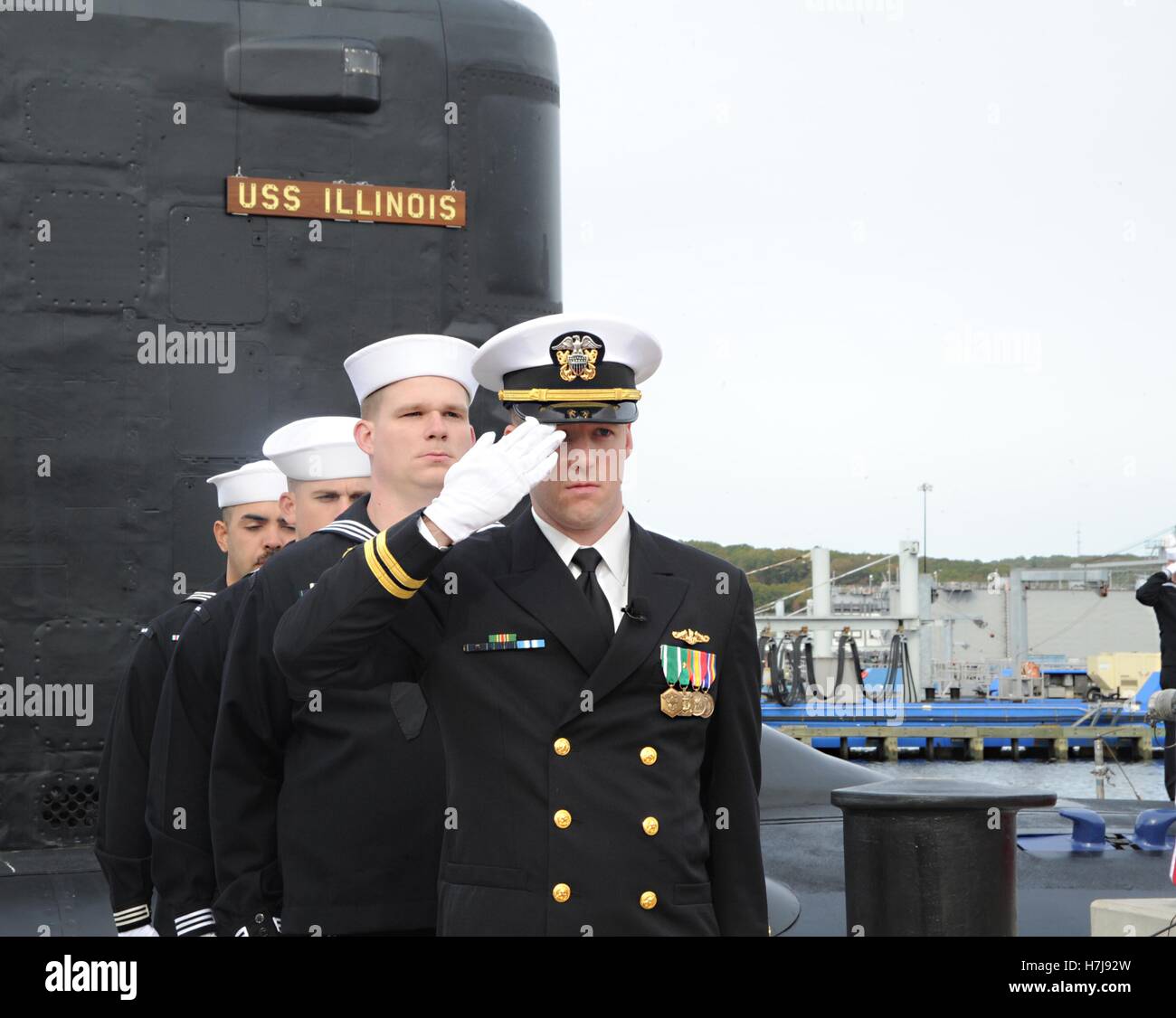 Die erste Uhr der US-Segler bereit anzunehmen Pflicht an Bord der USN Virginia-Klasse u-Boot USS Illinois 29. Oktober 2016 in Groton, Connecticut. Stockfoto