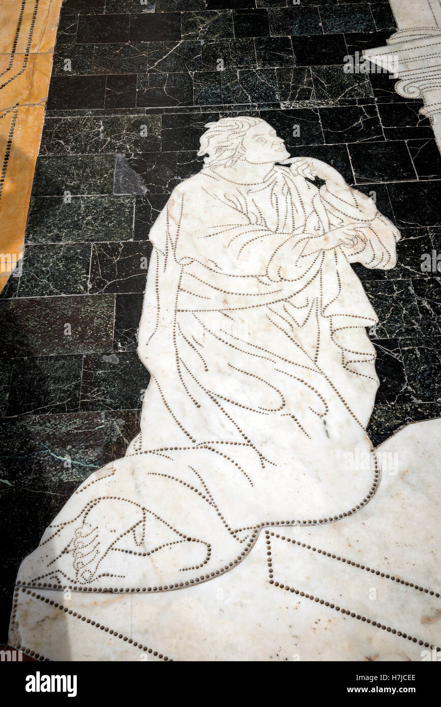 Marmor-Figuren auf den Stufen der Dom von Siena, Toskana, Italien Stockfoto