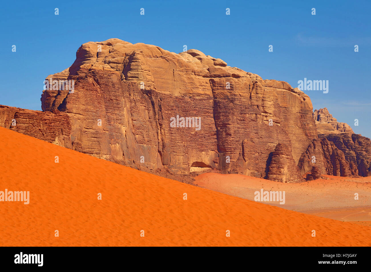 Roten Sanddüne in der Wüste Wadi Rum, Jordanien Stockfoto