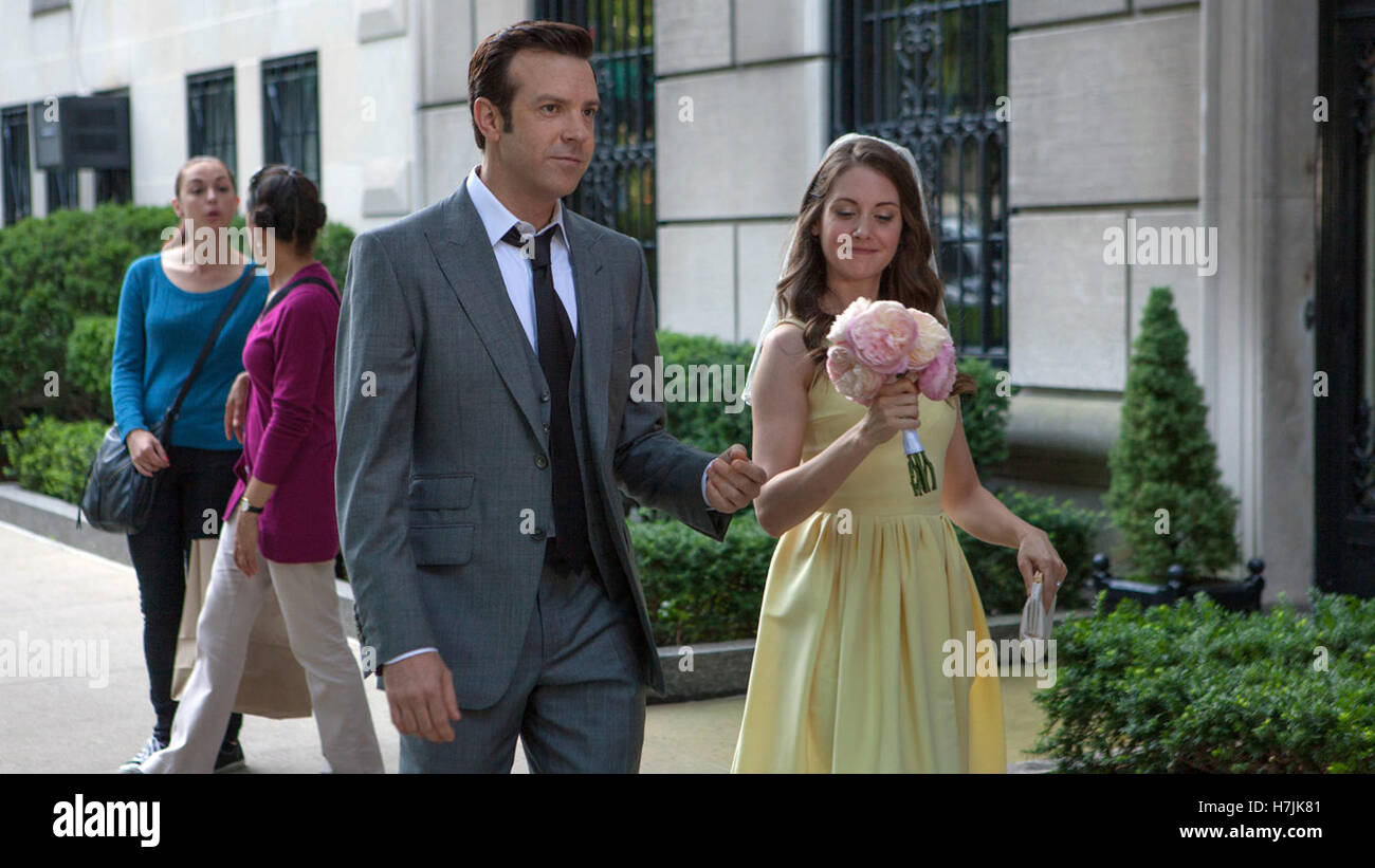 Schlafen mit Other People ist eine 2015 amerikanische Filmkomödie Drehbuch und Regie von Leslye Landzunge. Die Hauptrollen Jason Sudeikis, Alison Brie, Natasha Lyonne, Amanda Peet und Adam Scott.  Dieses Foto ist nur zu redaktionellen Zwecken und unterliegen dem Copyright von der Filmgesellschaft und/oder der Fotograf von dem Film oder der Firma zugeordnet und kann nur durch Veröffentlichungen im Zusammenhang mit der Förderung der oben genannten Film reproduziert werden. Eine obligatorische Gutschrift auf die Filmgesellschaft ist erforderlich. Der Fotograf sollte auch angerechnet werden, wenn bekannt. Stockfoto