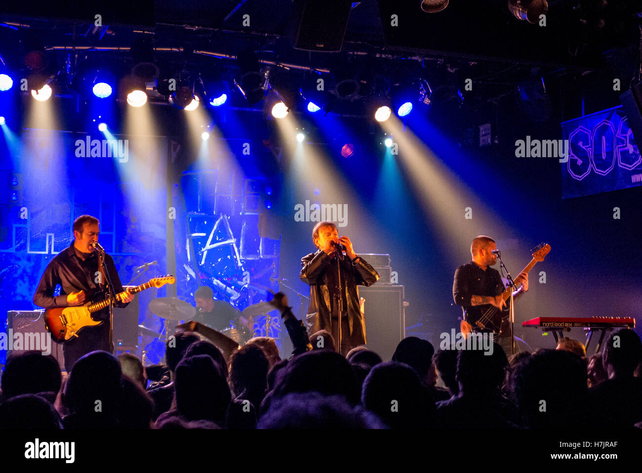 Rock-Gruppe im Herbst durchführen im Club SO36 in Berlin Stockfoto