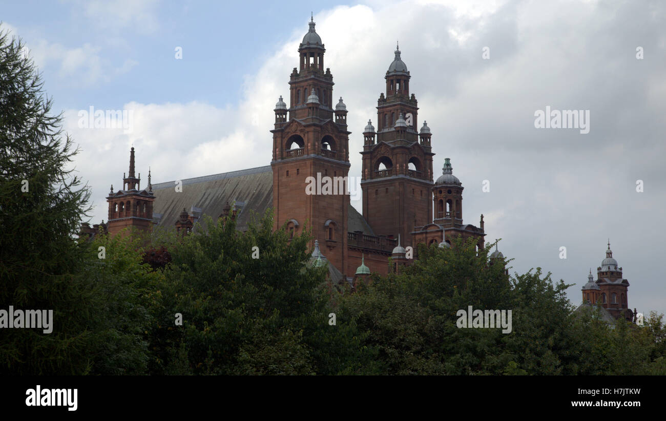 Glasgow Kelvingrove Park Kunstgalerien und Museum in den Park von der Fluss kelvin Stockfoto