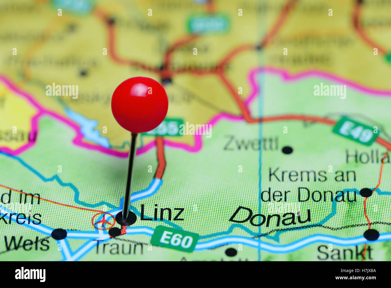 Linz, fixiert auf einer Karte von Österreich Stockfoto
