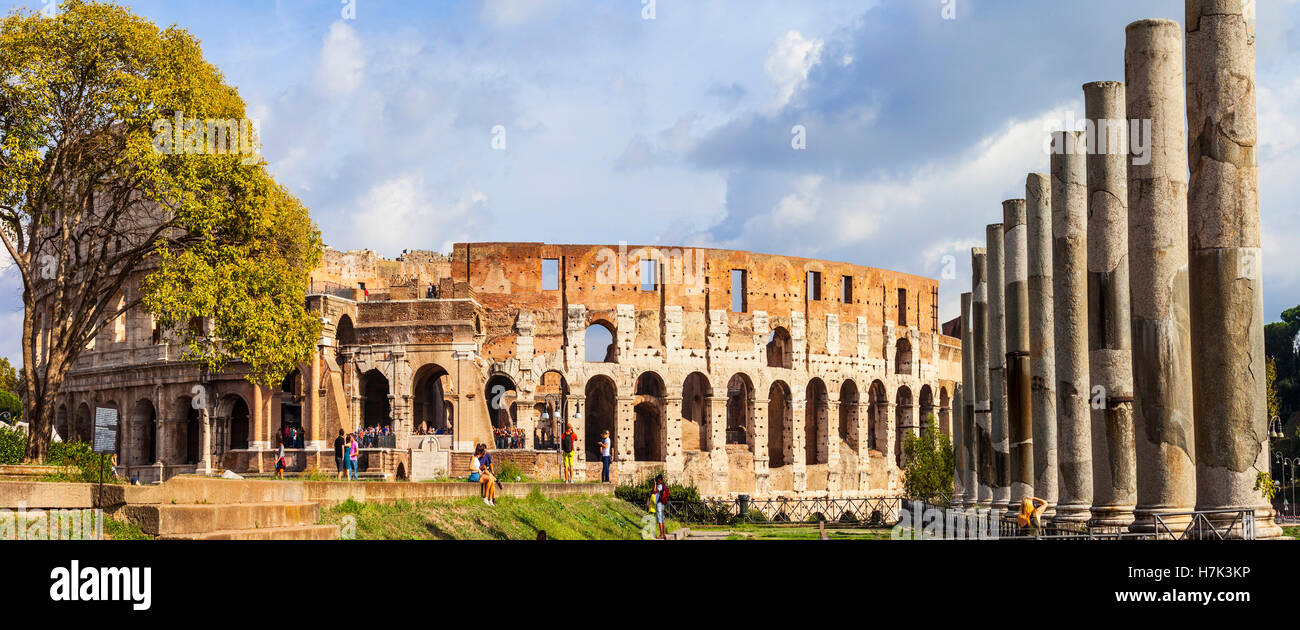 Große Kolosseum, Panoramaaussicht, Wahrzeichen von Italien, Rom. Stockfoto