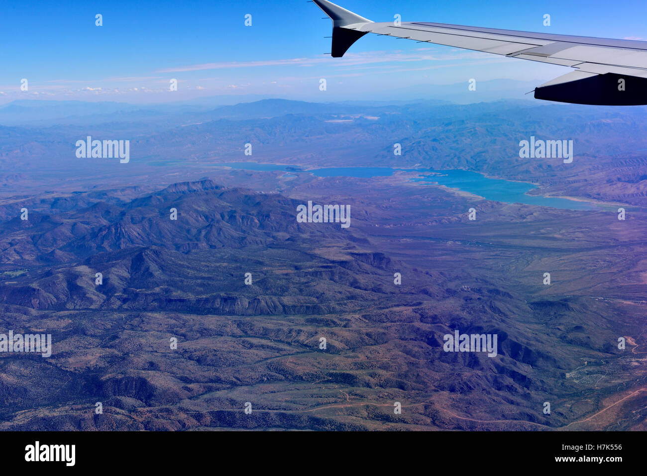 Luftaufnahme des nördlichen Sonora-Wüste in der Nähe von Tonto National Monument, Superstition Mountains, Roosevelt Lake, AZ Stockfoto