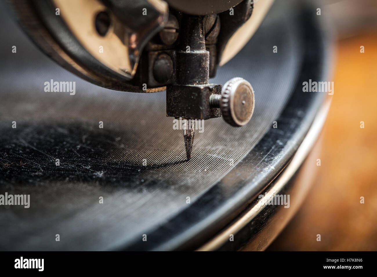 Nadel von sehr alten Grammophon Musikwiedergabe, Makroaufnahme Stockfoto