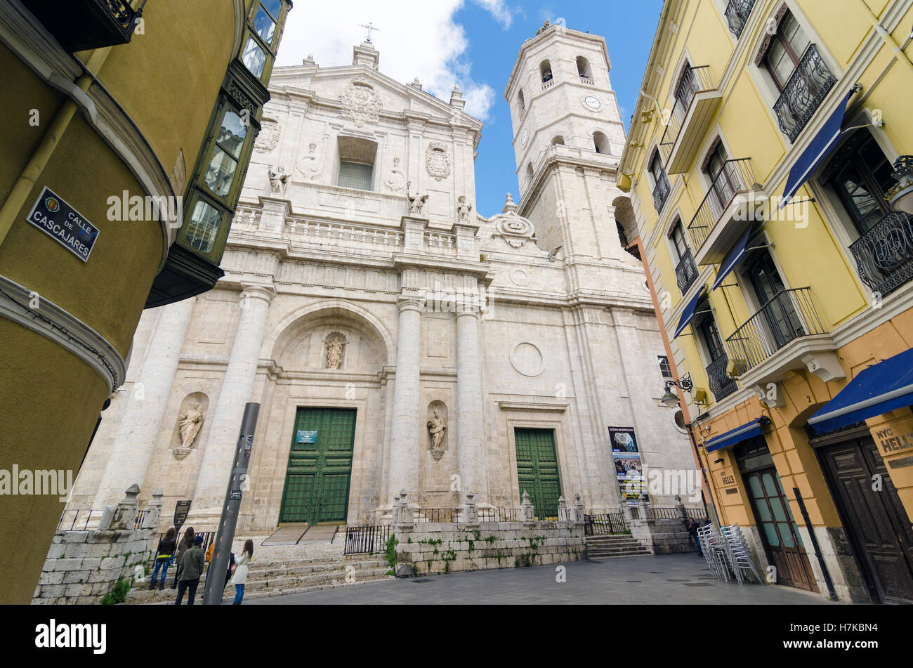 VALLADOLID, Spanien - 6. November 2016: Kathedrale Notre-Dame der Heiligen Himmelfahrt (Spanisch: Catedral de Nuestra Señora De La als Stockfoto