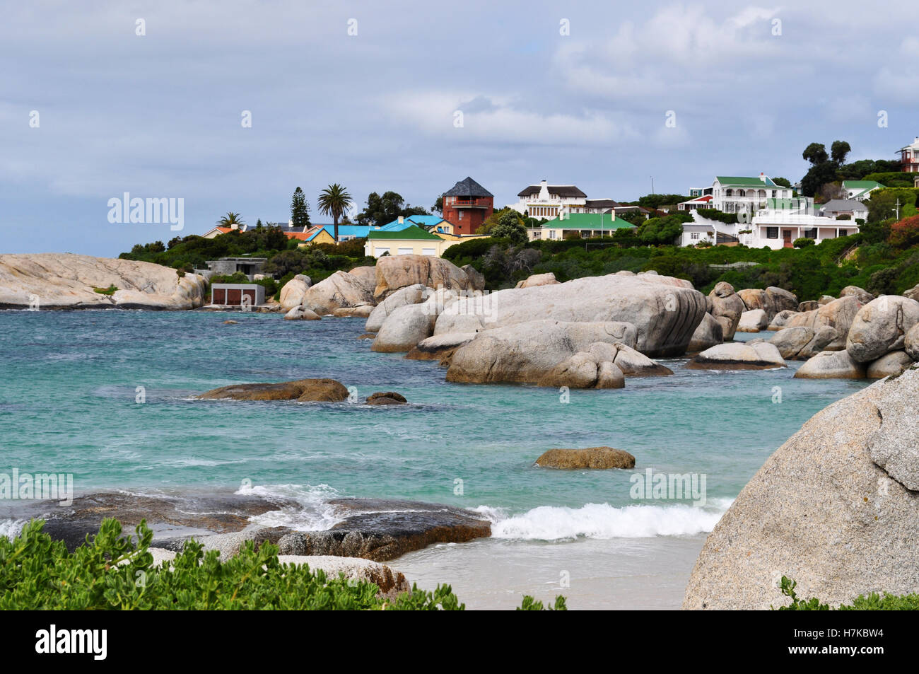 Südafrika, Simon's Town: Skyline und Anzeigen von Boulders Beach, geschützten Strand, in dem sich eine Kolonie afrikanischer Pinguine dort seit 1982 Stockfoto