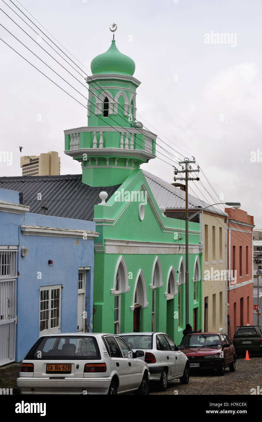 Südafrika: Ansicht von Bo-Kaap, das muslimische Viertel von Kapstadt bekannt für seine leuchtend bunten Häusern und kopfsteingepflasterten Straßen Stockfoto