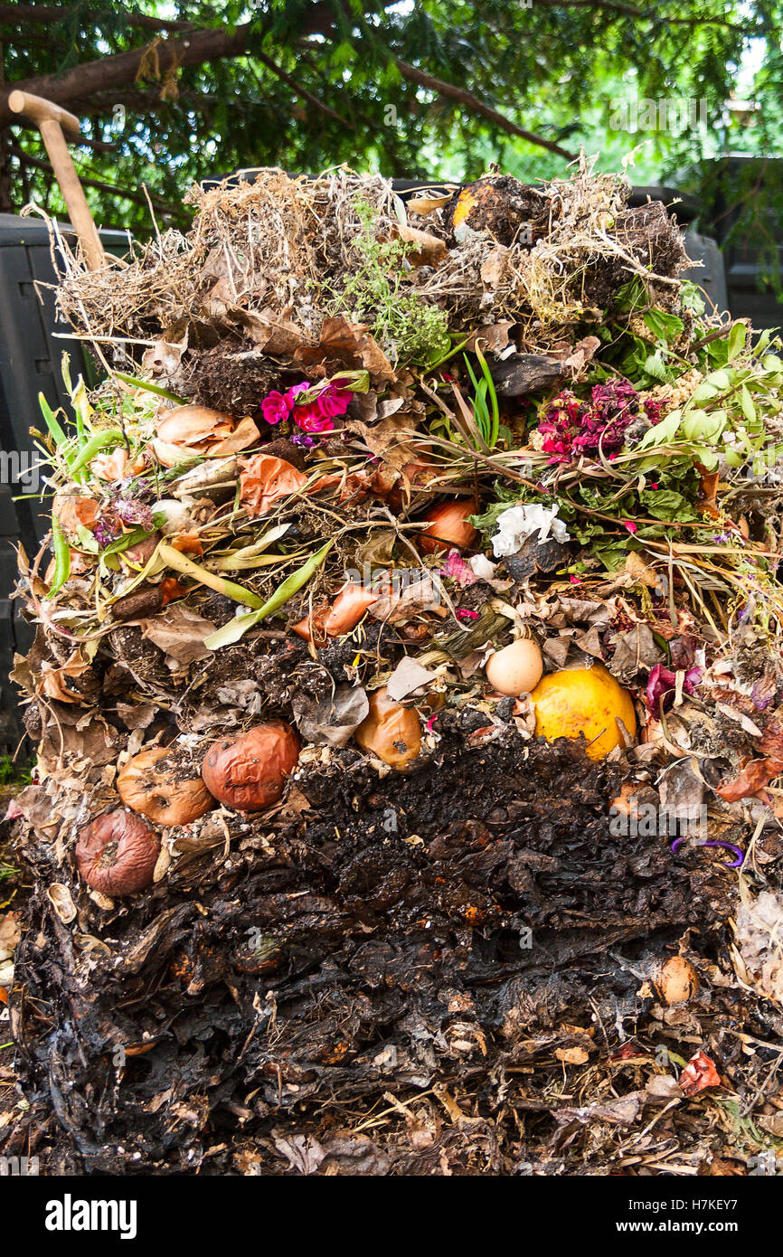 Kompost-Haufen eröffnet Stockfoto