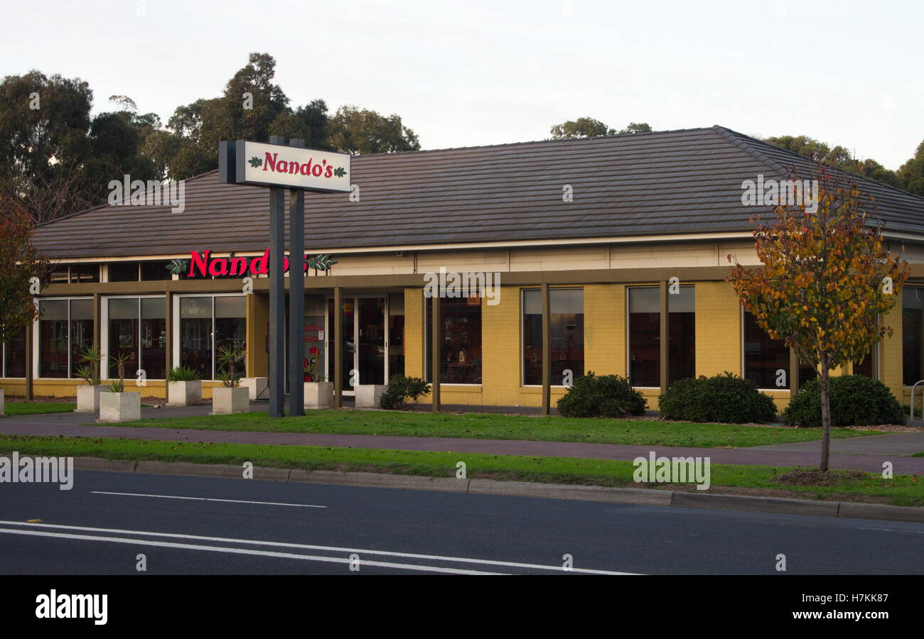 Melbourne, Australien - Juni, 13,2015: Nando Restaurant closeup draußen. Nando's ist ein internationales zwangloses Restaurant kette Stockfoto