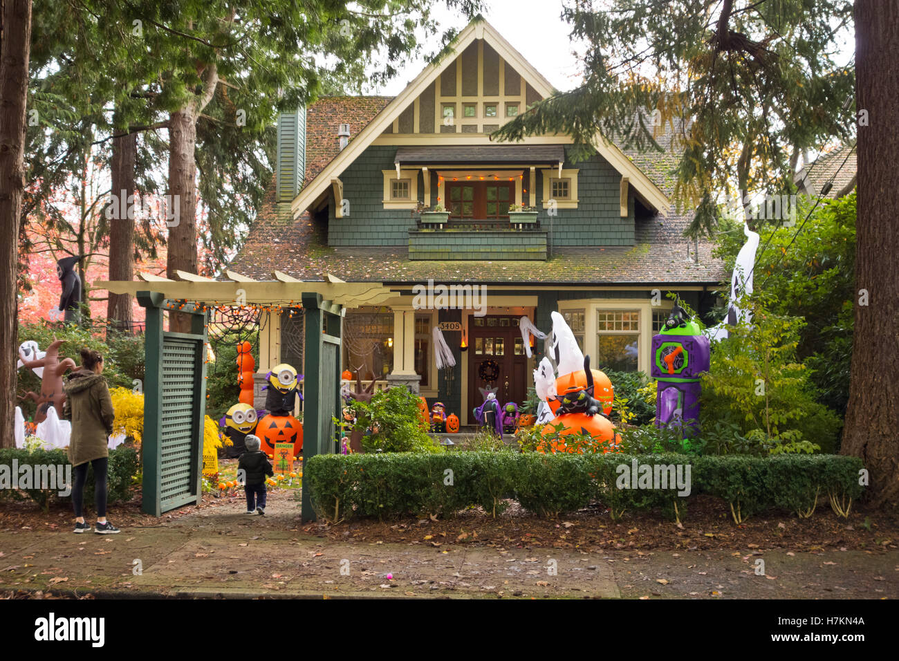 Erbe Haus dekoriert für Halloween auf der Westseite von Vancouver. Stockfoto