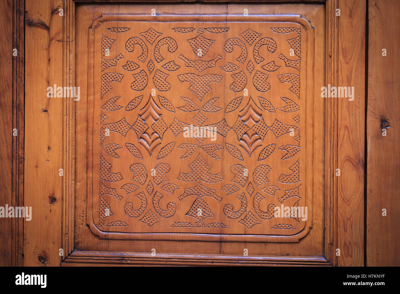 Traditionellen eingelegten alten marokkanischen Tür Stockfoto