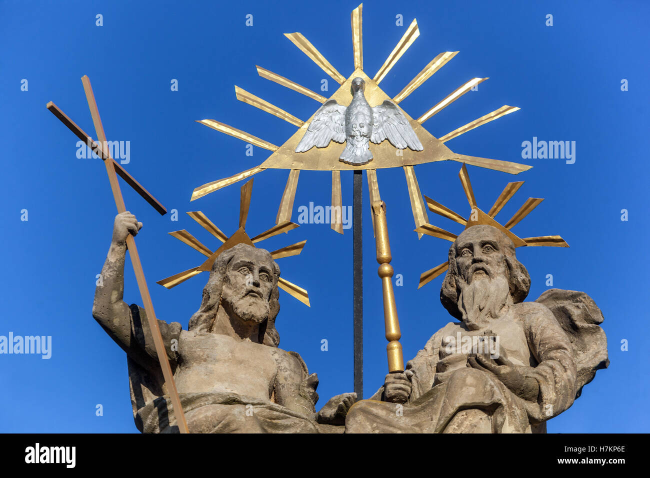 Skulptur Heilige Dreifaltigkeit im Dorf Sakvice, Südmähren, Tschechische Republik Heilige Statue Stockfoto