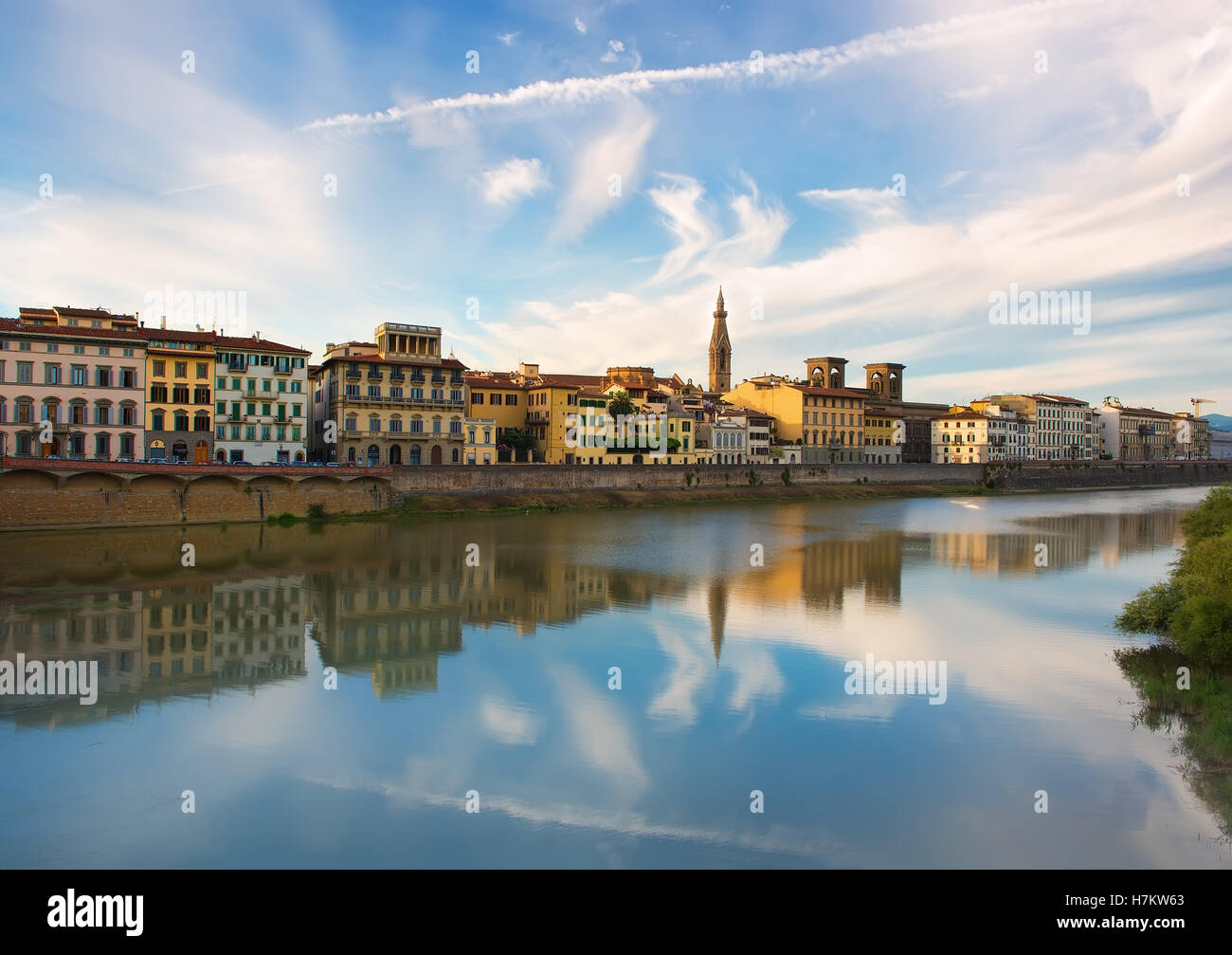 Schönheit von Florenz am Fluss Arno im Sommer, Italien Stockfoto