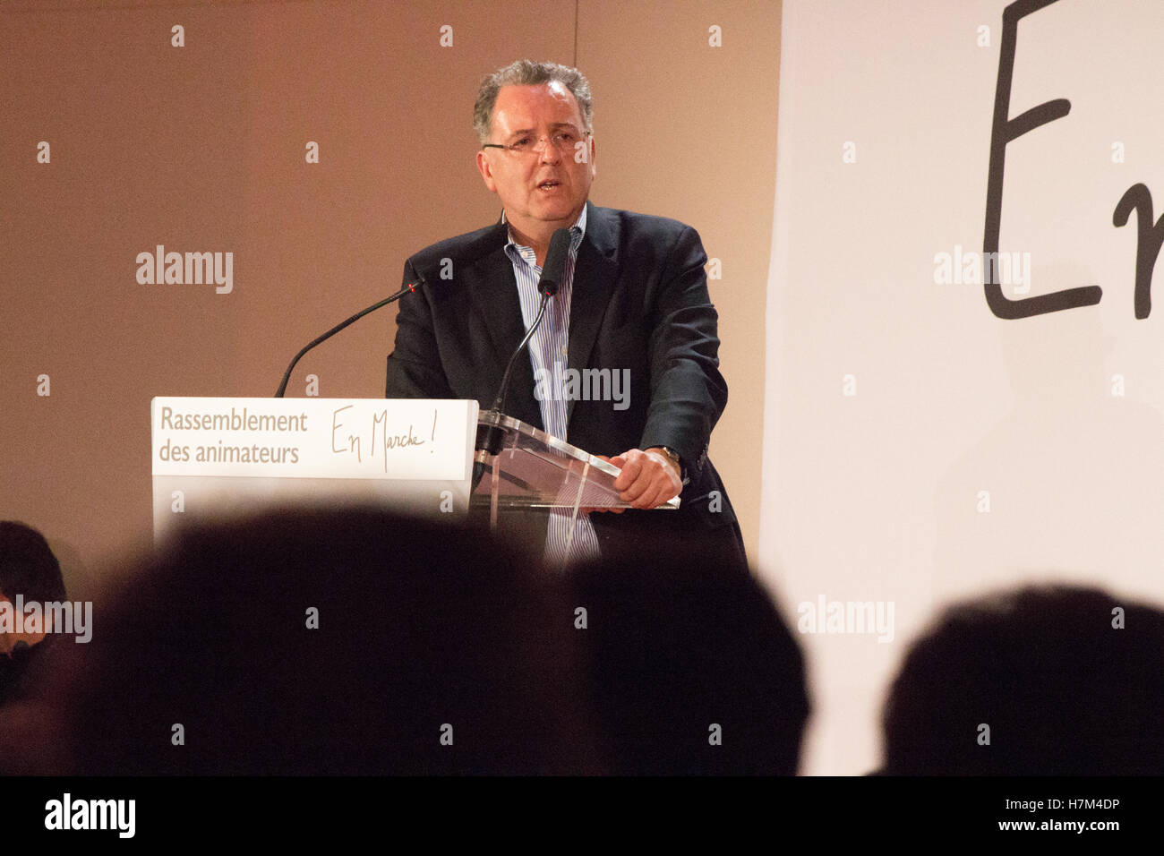 Paris, Frankreich. 5. November 2016. Mitglied des Parlaments, Richard Ferrand, Chief Executive von "En Marche!"-Bewegung, hält eine Rede bei einem Treffen in Paris am 5. November 2016. Bildnachweis: Paul-Marie Guyon/Alamy Live-Nachrichten Stockfoto