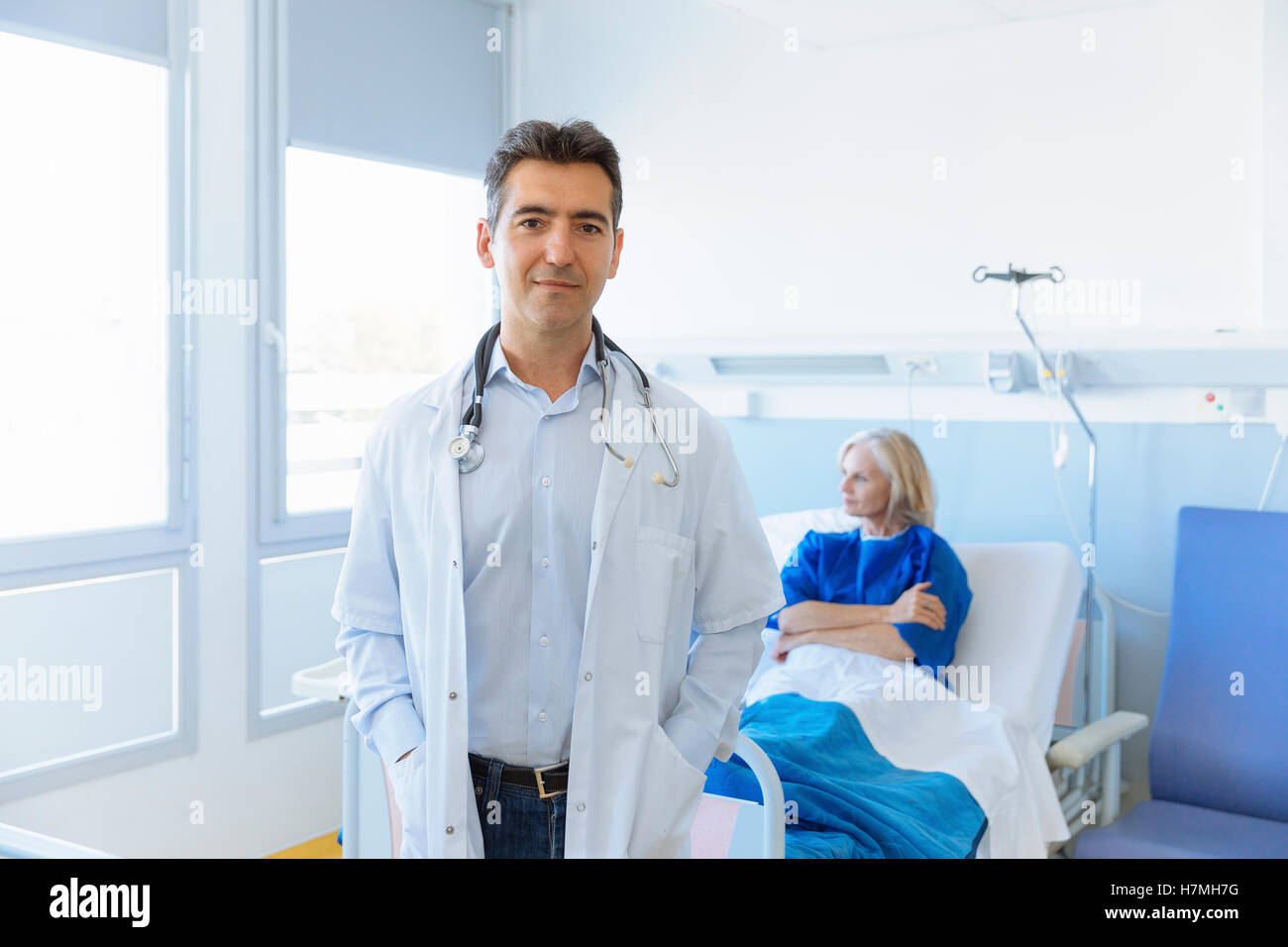 Porträt eines Arztes im Krankenhaus Stockfoto