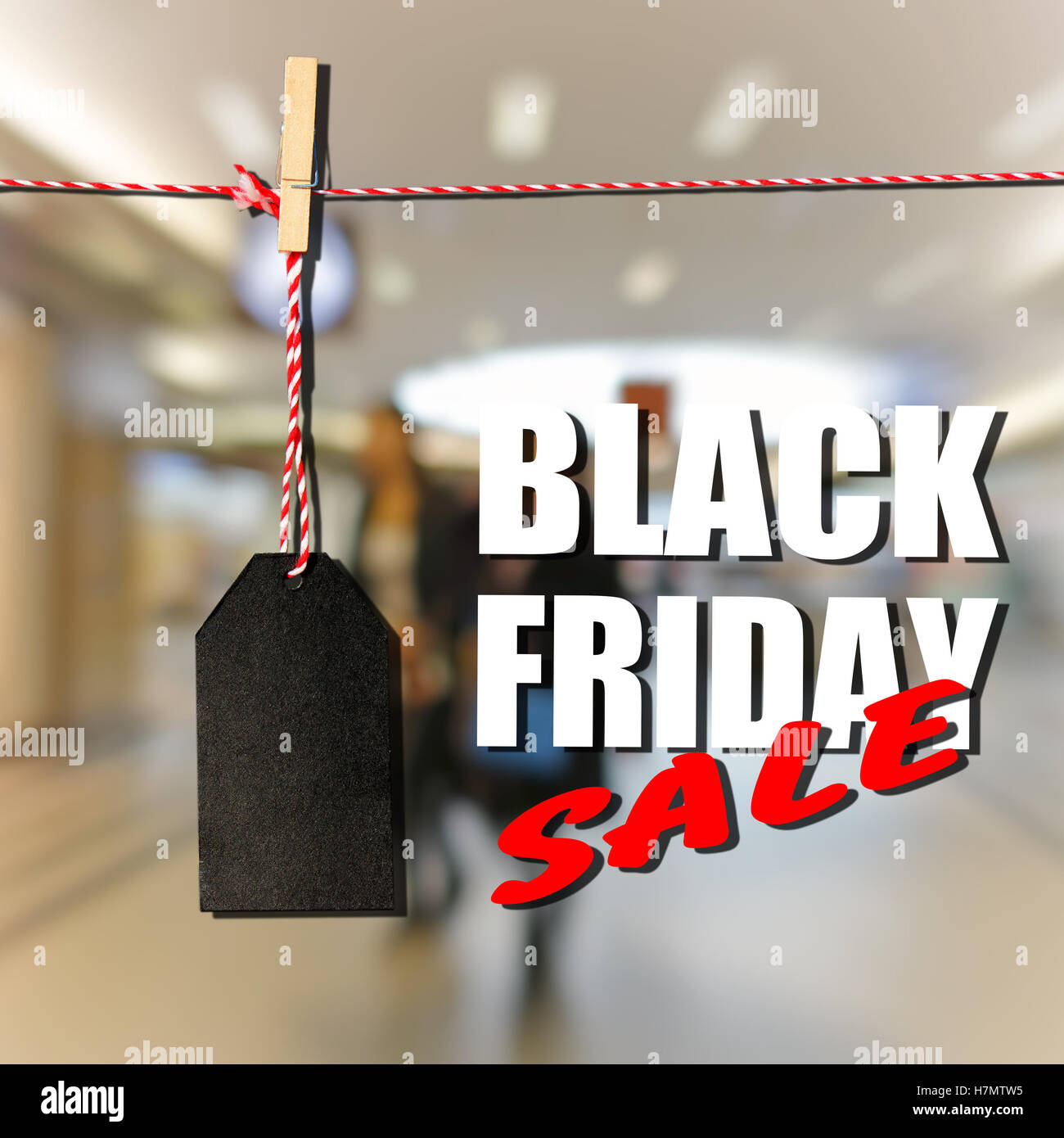Schwarzer Freitag. Schwarzen Verkauf Tag vor dem Hintergrund der Käufer einkaufen, flachen Schärfentiefe Stockfoto
