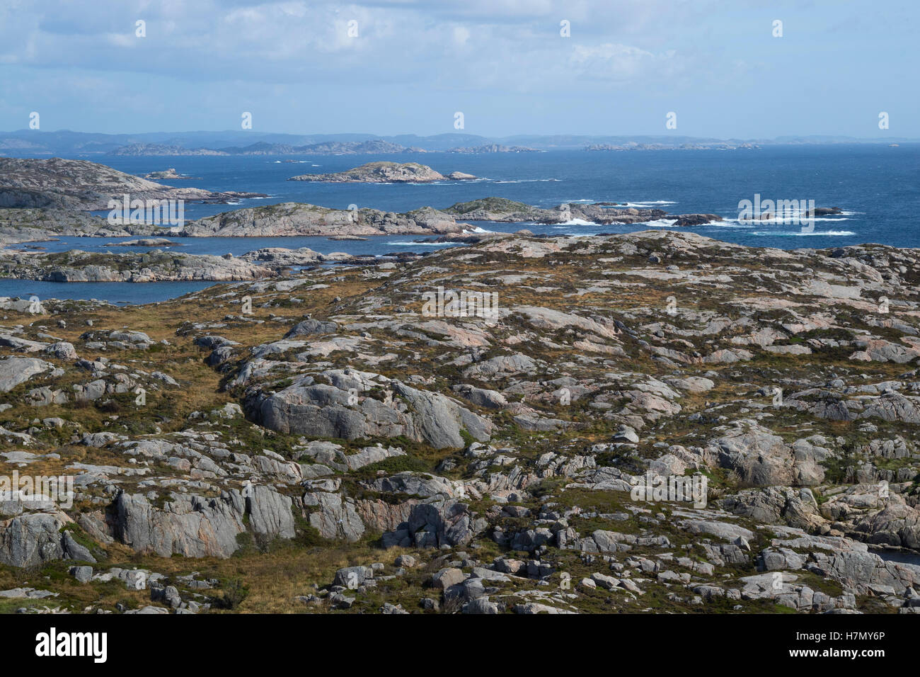 Blick auf das Meer und Felsen am Lindesnes, Norwegen Stockfoto