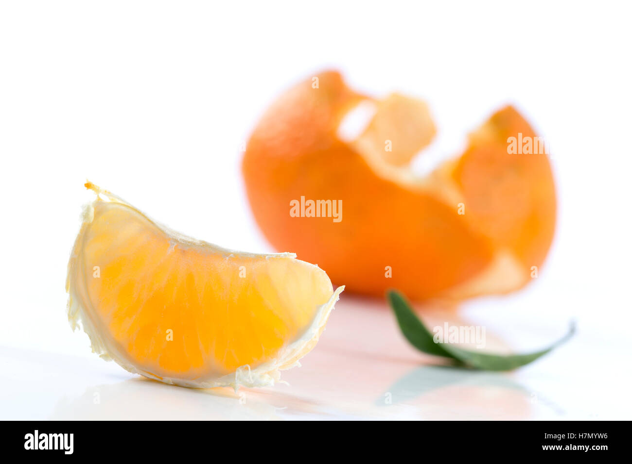 Mandarine oder Mandarin Obst isoliert auf weißem Hintergrund Stockfoto