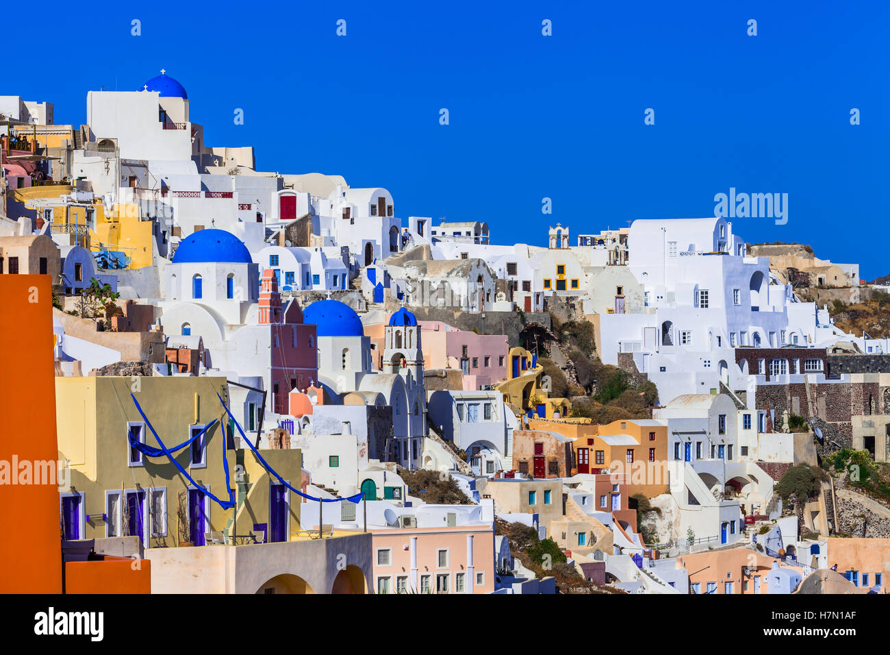 Schöne Santorini - bunte Oia. Griechenland Stockfoto