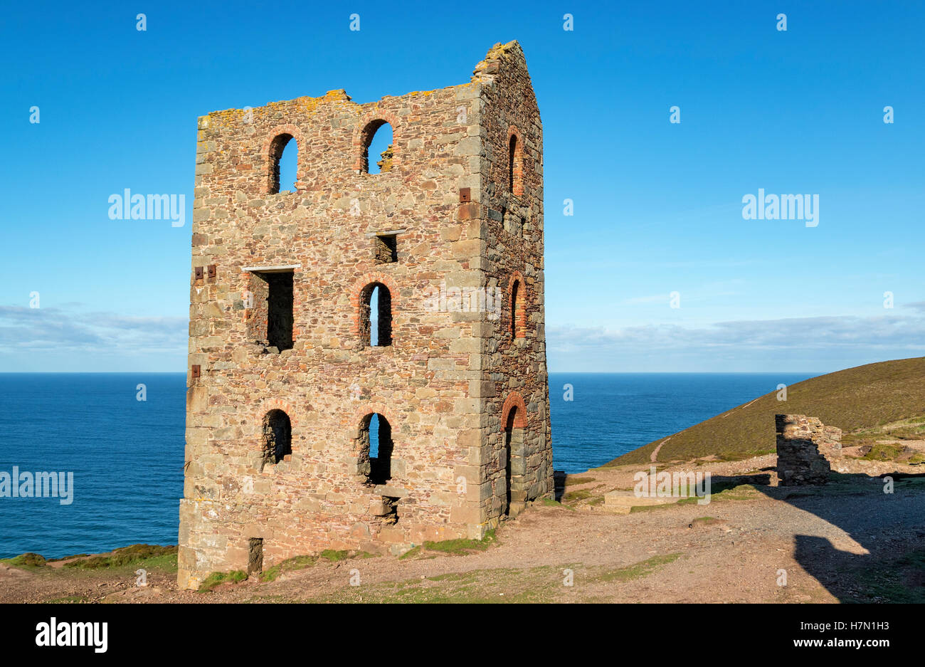 alten Maschinenhaus bei Wheal Coates Zinnmine in der Nähe von Extrameldung in Cornwall, England, UK. Stockfoto