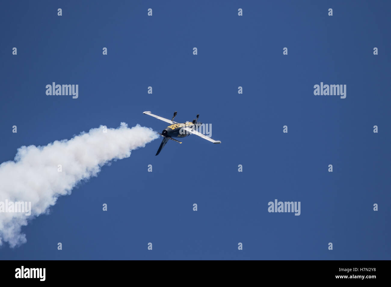 Huntington Beach, Kalifornien, USA. 21. Oktober 2016. Breitling Jet Team Kunstflug in der konstituierenden Breitling Luft zeigen Huntington Stockfoto