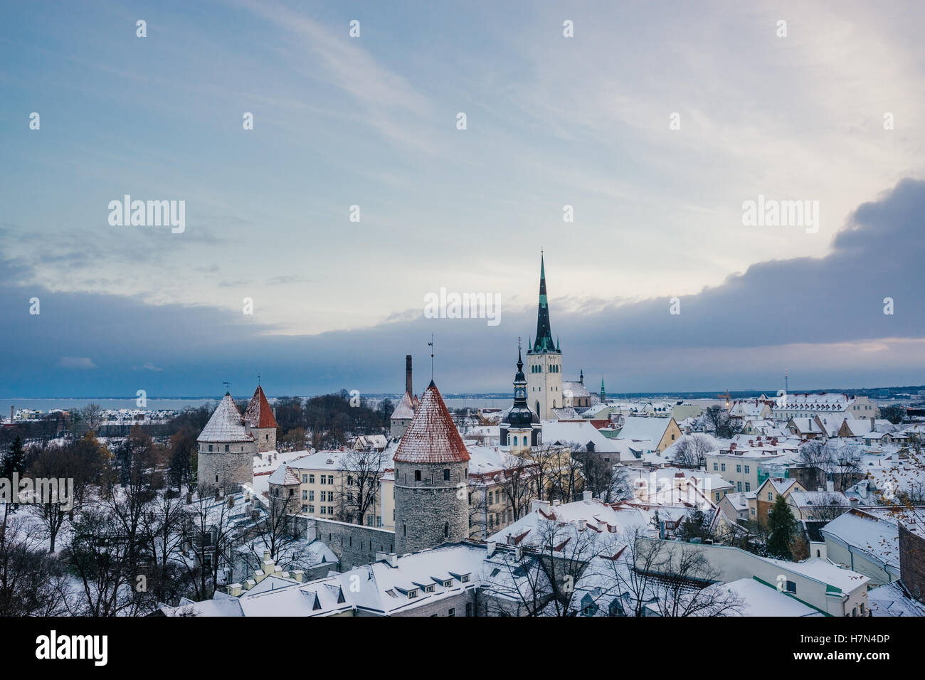 Altstadt von Tallinn von Winterzeit Sonnenaufgang, Estland Stockfoto