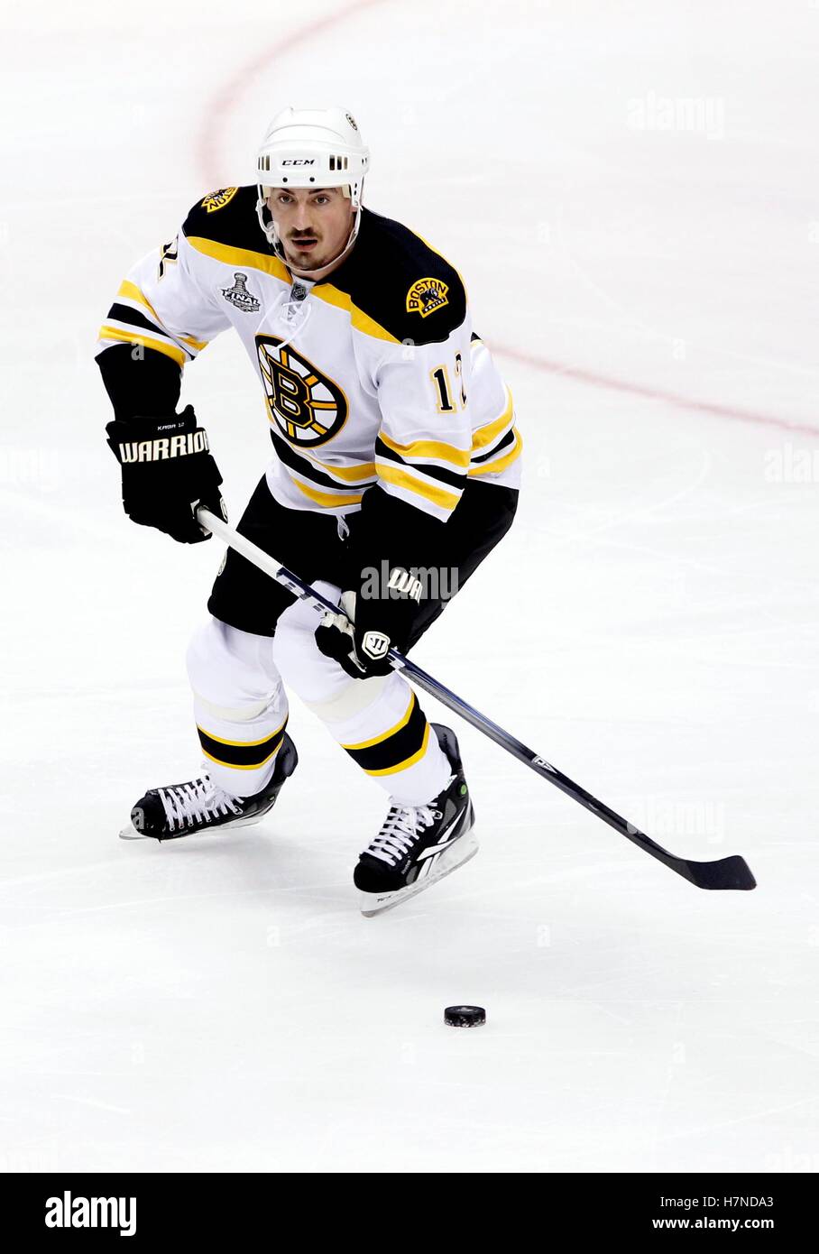 Juni 2011; Vancouver, BC, KANADA; Boston Bruins Verteidiger Tomas Kaberle im fünften Spiel des Stanley Cup Finals 2011 gegen die Vancouver Canucks in der Rogers Arena. Die Canucks gewannen mit 1:0. Stockfoto