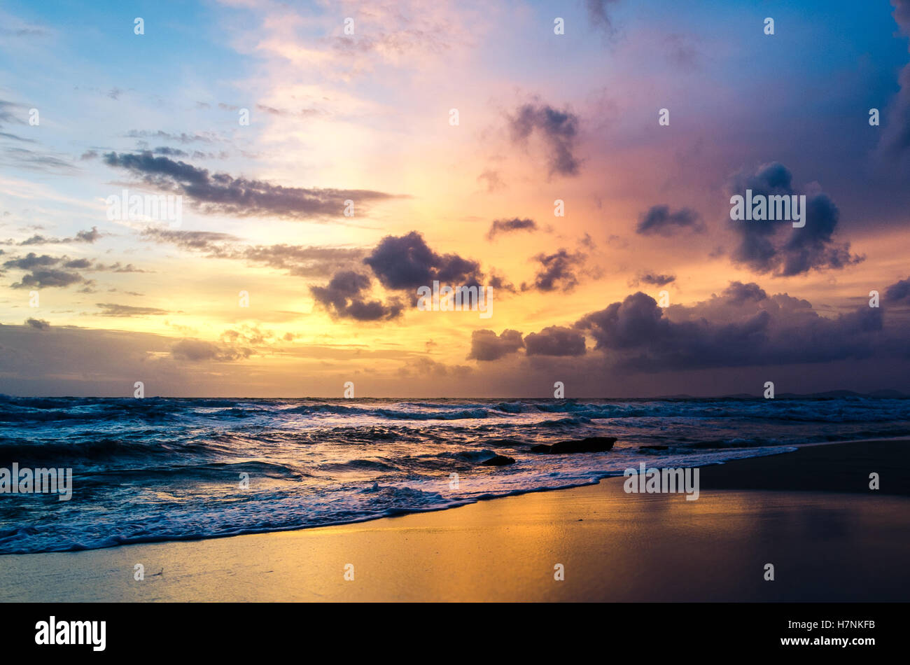 Sonnenuntergang am Strand, Insel Phu Quoc, Vietnam Stockfoto
