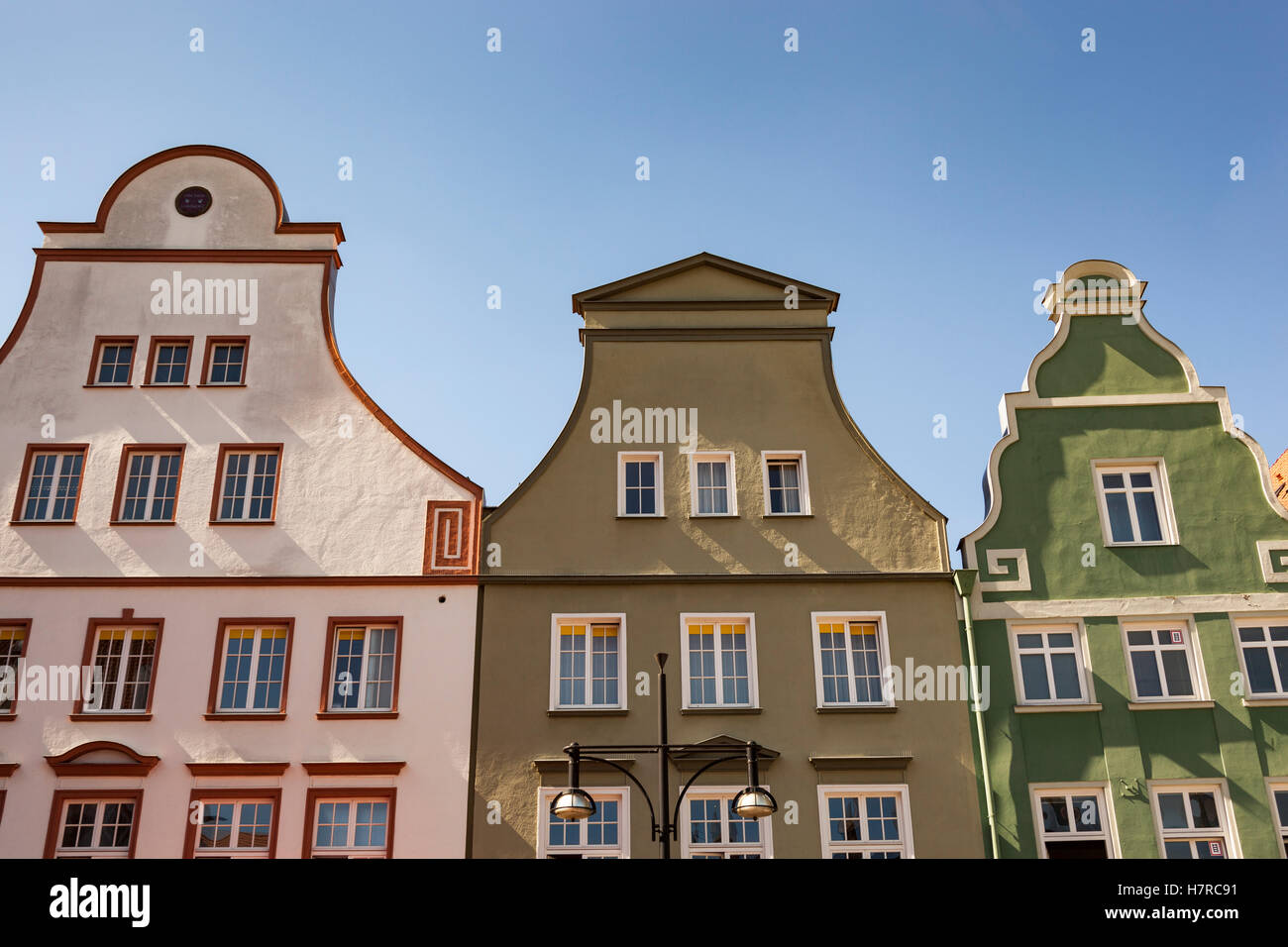 Gebäude im neuen Markt, neuer Marktplatz, Rostock, Mecklenburg-Vorpommern, Deutschland Stockfoto