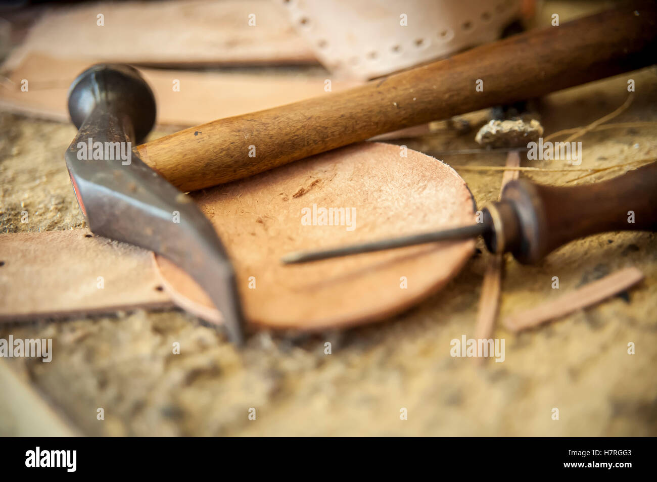 Holzwerkzeug behandelt in einem Workshop mit Sägemehl; Pelotas, Rio Grande do Sul, Brasilien Stockfoto