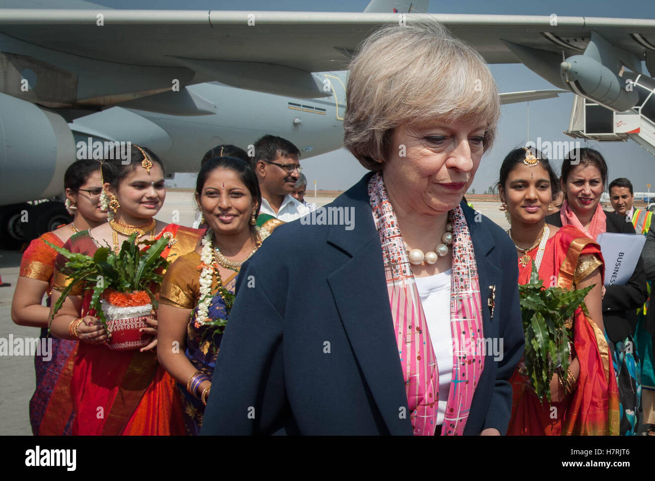 Premierminister Theresa May kommt in Bangalore am letzten Tag einer dreitägigen Handel-Mission entwickelt, um den Weg für enge Handelsbeziehungen mit den asiatischen Riesen nach Austritt zu ebnen. Stockfoto