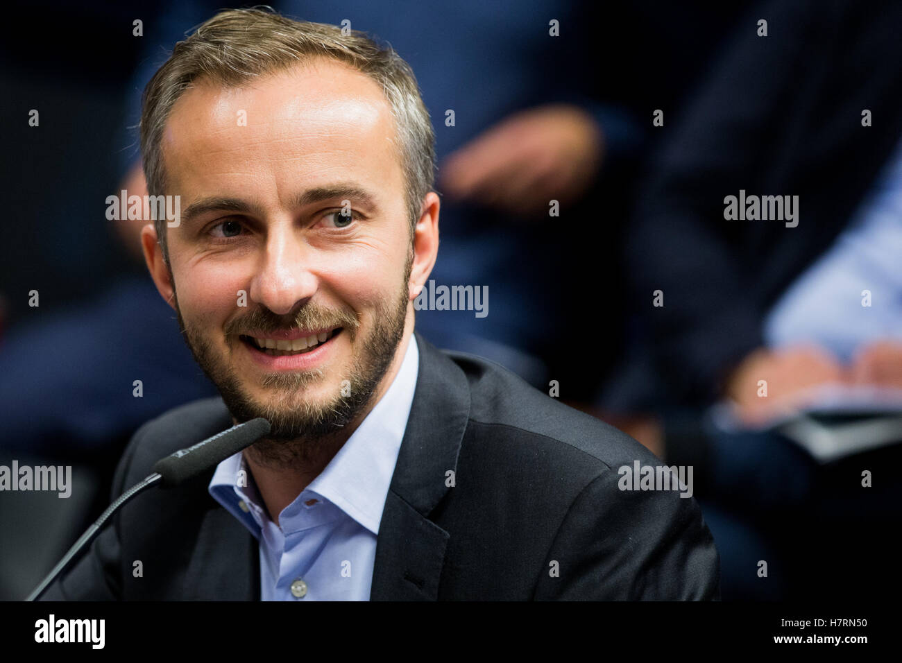 Köln, Deutschland. 7. November 2016. ZDF TV-Moderatorin und Satiriker Jan Boehmermann Teilnahme an der Podiumsdiskussion "Mehr - Inhalt 2020" (lit.) "Mehr - Inhalt 2020") von der Grimme-Forschungsseminar in Köln, Deutschland, 7. November 2016. Foto: ROLF VENNENBERND/Dpa/Alamy Live News Stockfoto