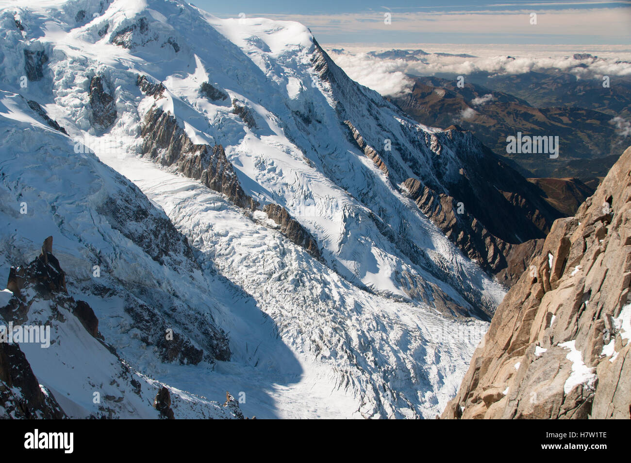 Nordflanke des Mont Blanc mit der Glacier des Bossons im Vordergrund und die Arve Fluss Tal, Chamonix-Mont-Blanc Stockfoto