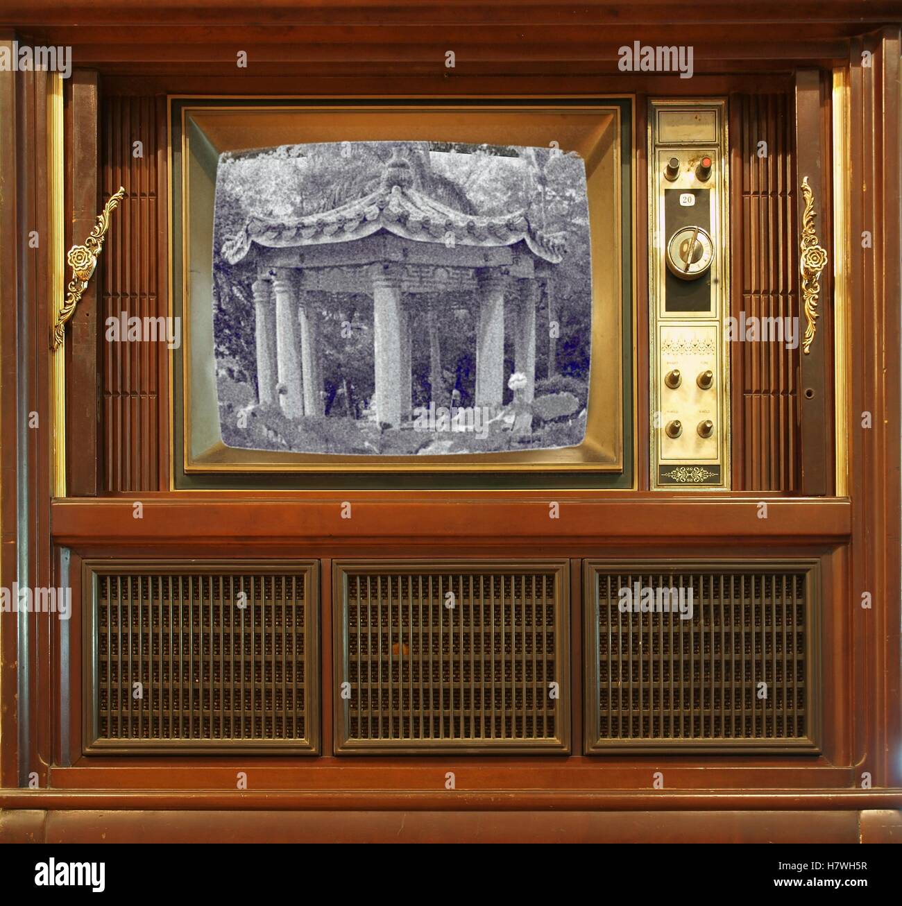 Ein Vintage Fernseher vor etwa sechzig Jahren mit einem körnigen pic Stockfoto