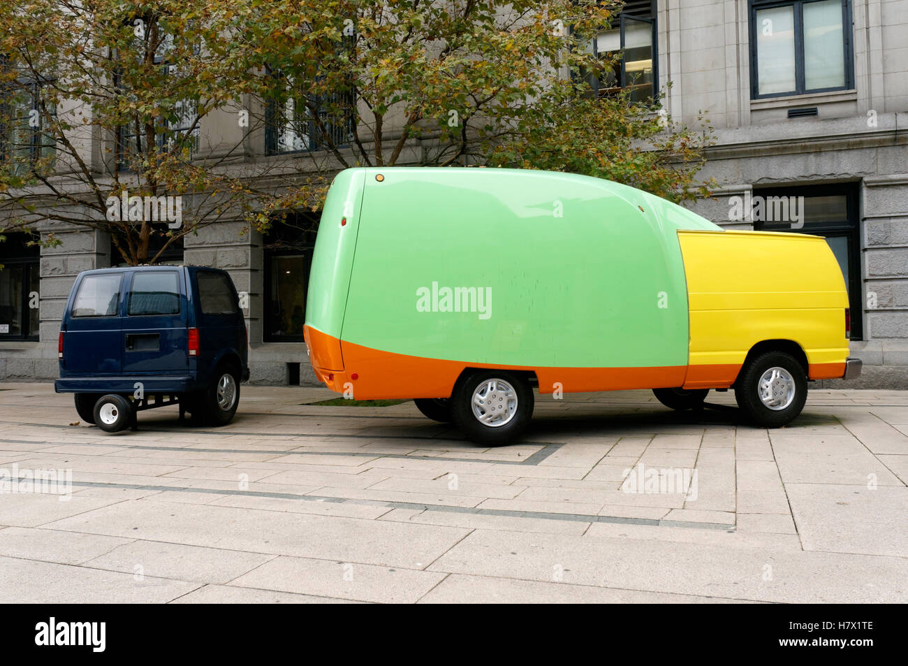 Tintenfisch Kopf bewegliche Skulptur von Kim Adams außerhalb der Vancouver Art Gallery, Vancouver, BC, Kanada Stockfoto