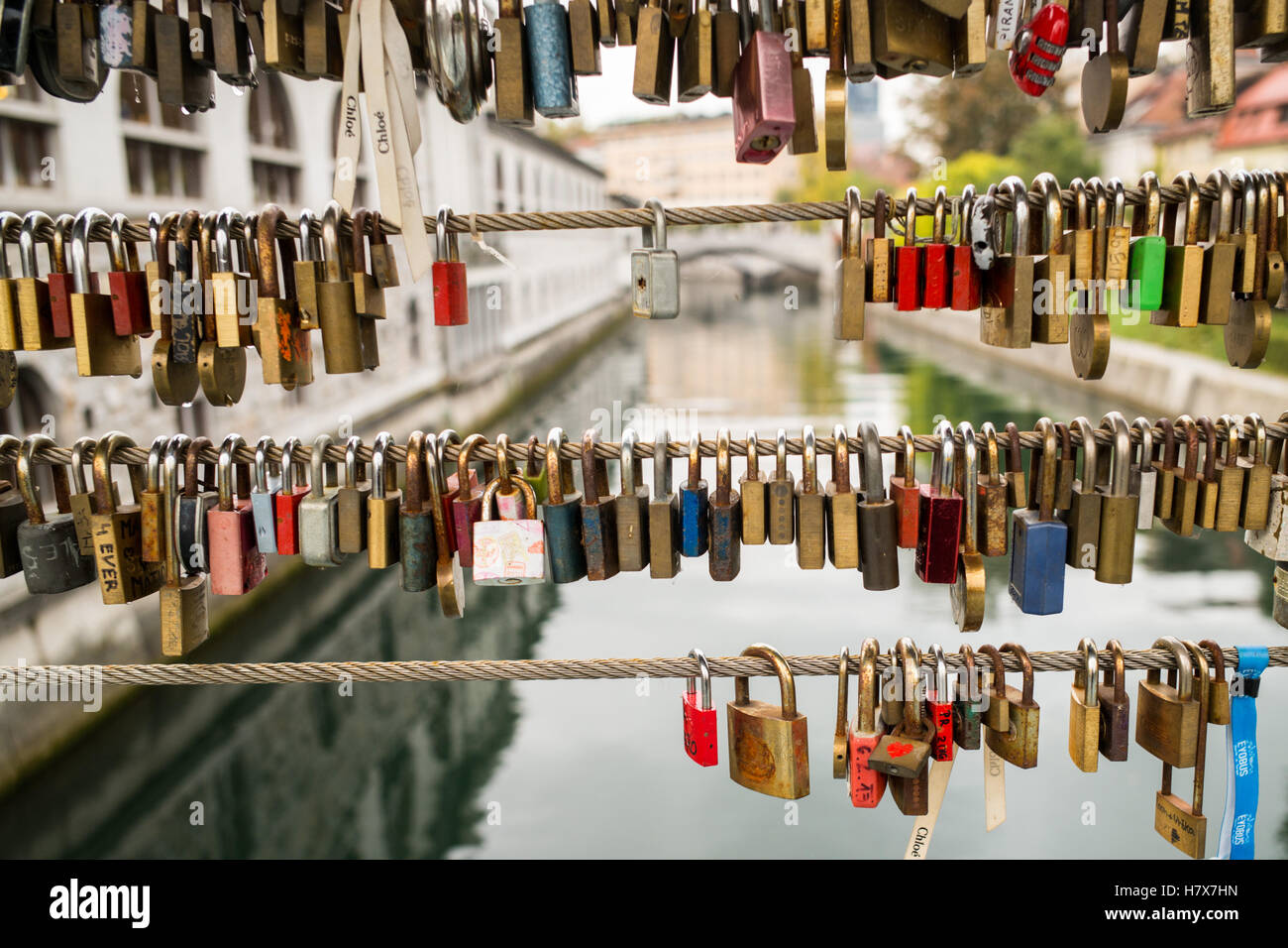 Liebesschlösser auf Mesarski am meisten Ljubljana, Slowenien Stockfoto