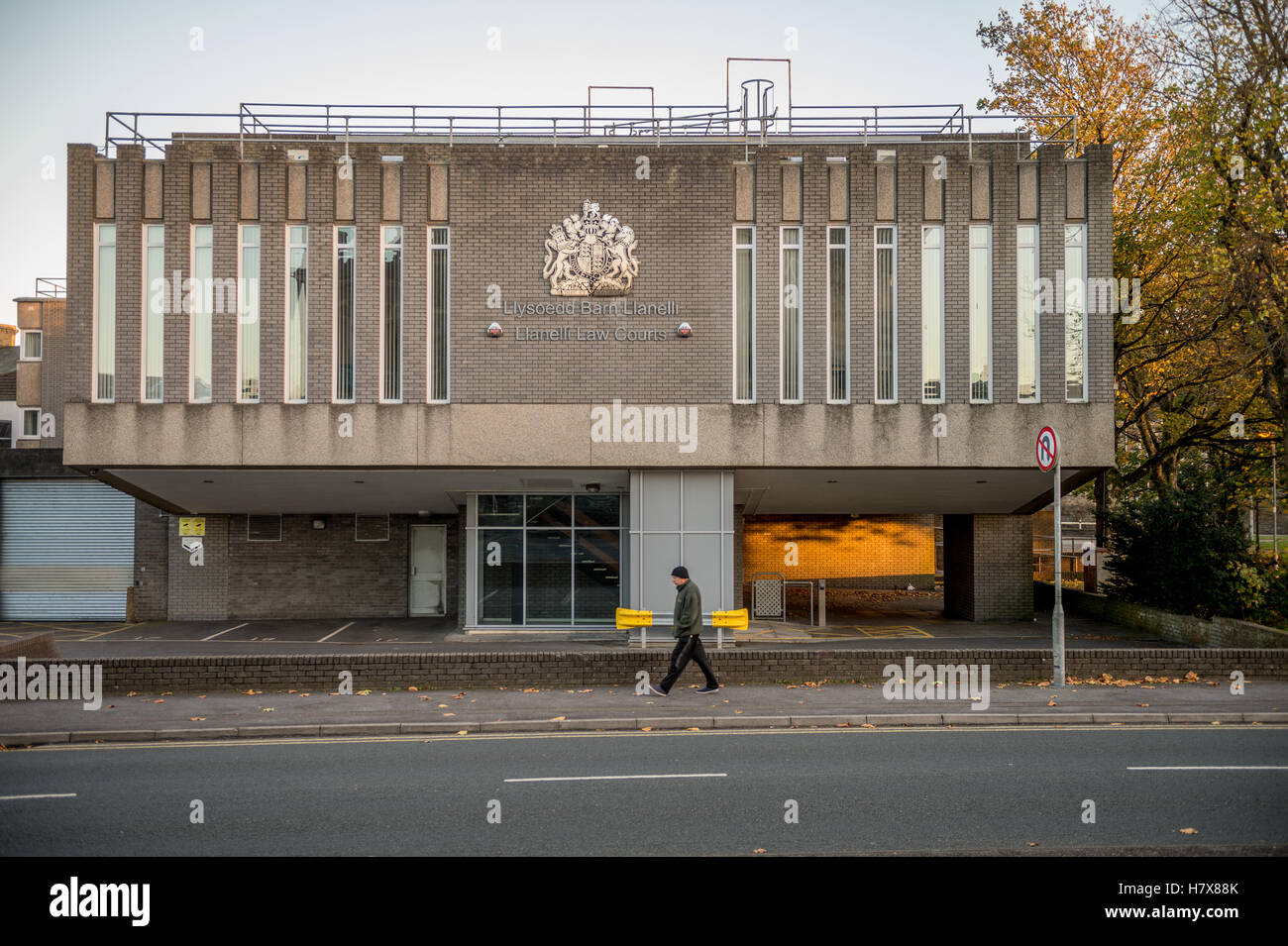 Das äußere des Llanelli Law Courts Stockfoto