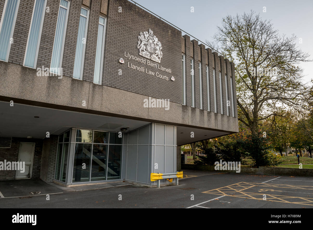 Das äußere des Llanelli Law Courts Stockfoto