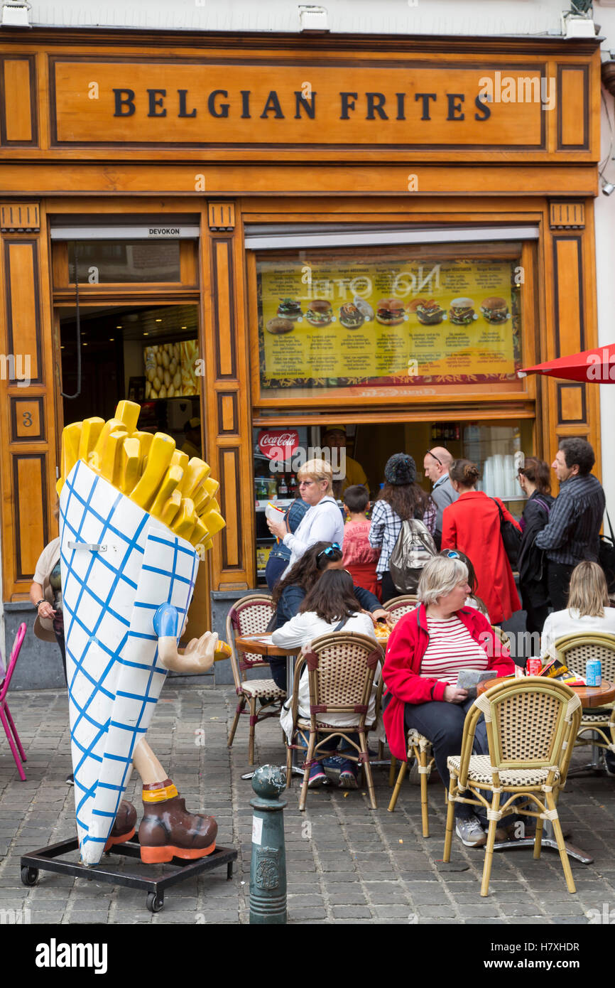 Typische Belgien-Fast-Food, Pommes frites Restaurant, Belgien Pommes Frites, Brüssel, Belgien Stockfoto