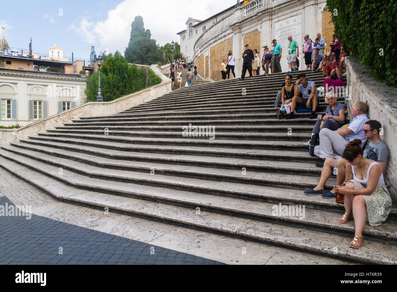 Rom - 15. September 2016: Piazza di Spagna in Rom mit seinem Brunnen und die spanische Treppe ist eines der berühmtesten Stadt Plätze ich Stockfoto
