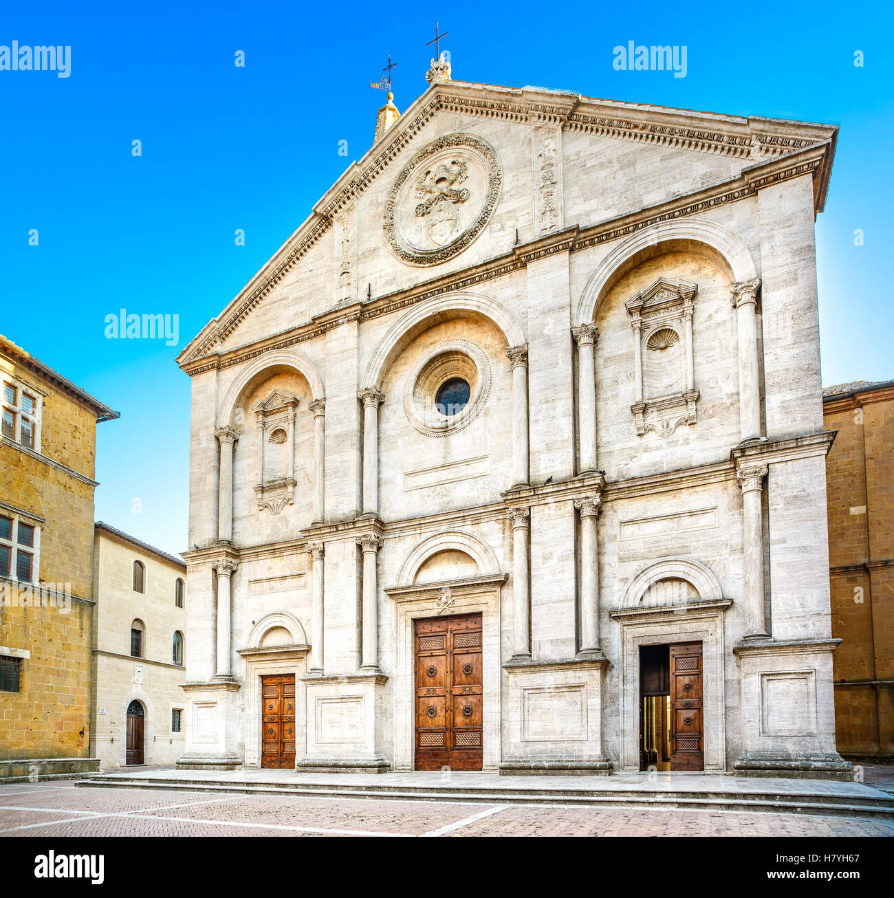 Pienza, Dom Santa Maria Assunta Kirchenfassade in Toskana, Italien, Europa Stockfoto