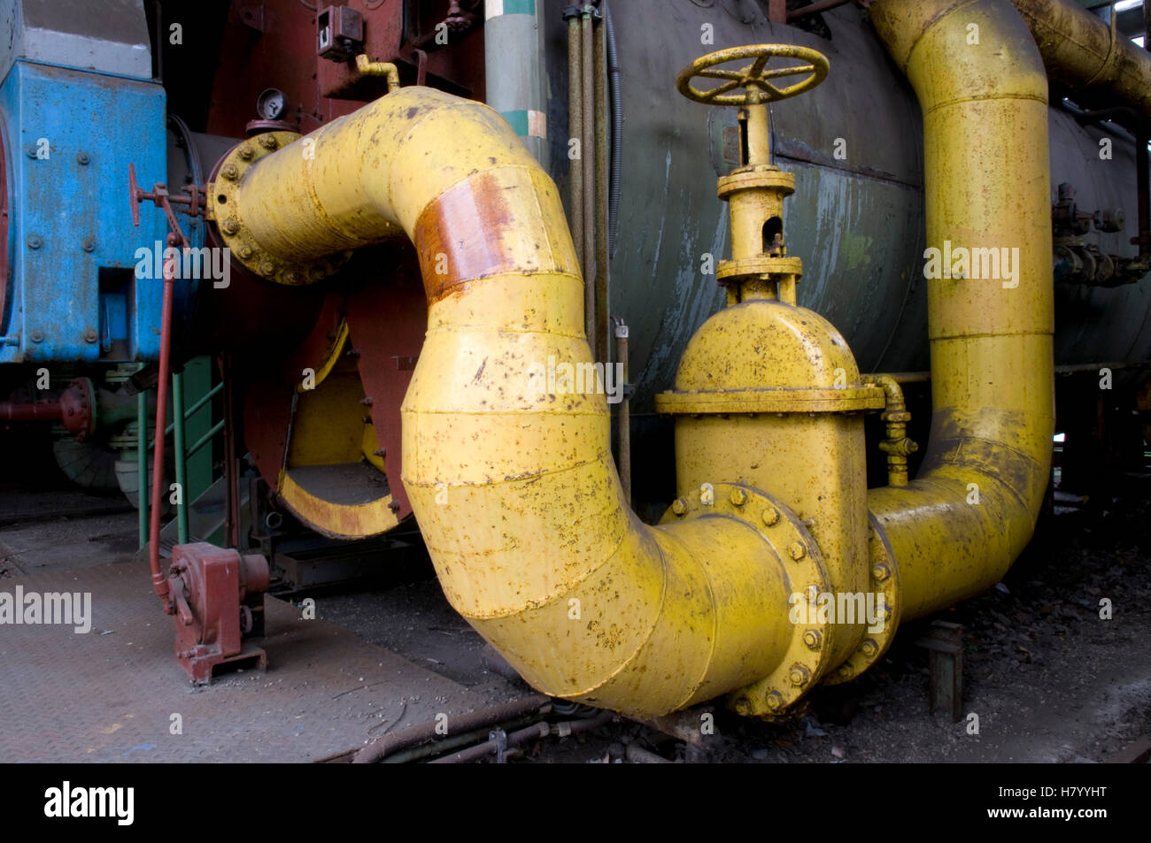 Rohr mit Rad in der ehemaligen Stahlwerke, Landschaftspark Duisburg-Nord-Landschaftspark, Ruhrgebiet Bereich, North Rhine-Westphalia Stockfoto