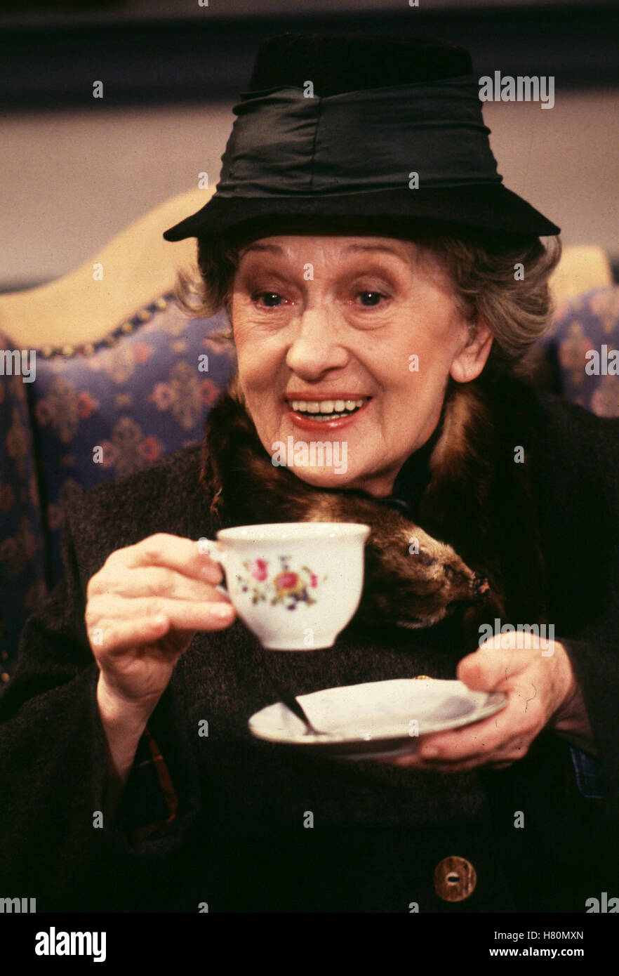 CHIEMGAUER VOLKSTHEATER: FRAU SONNENSCHEIN, D 1996, Regie: Karl-Heinz Fischer, ERNI SINGERL, Stichwort: Tasse Stockfoto